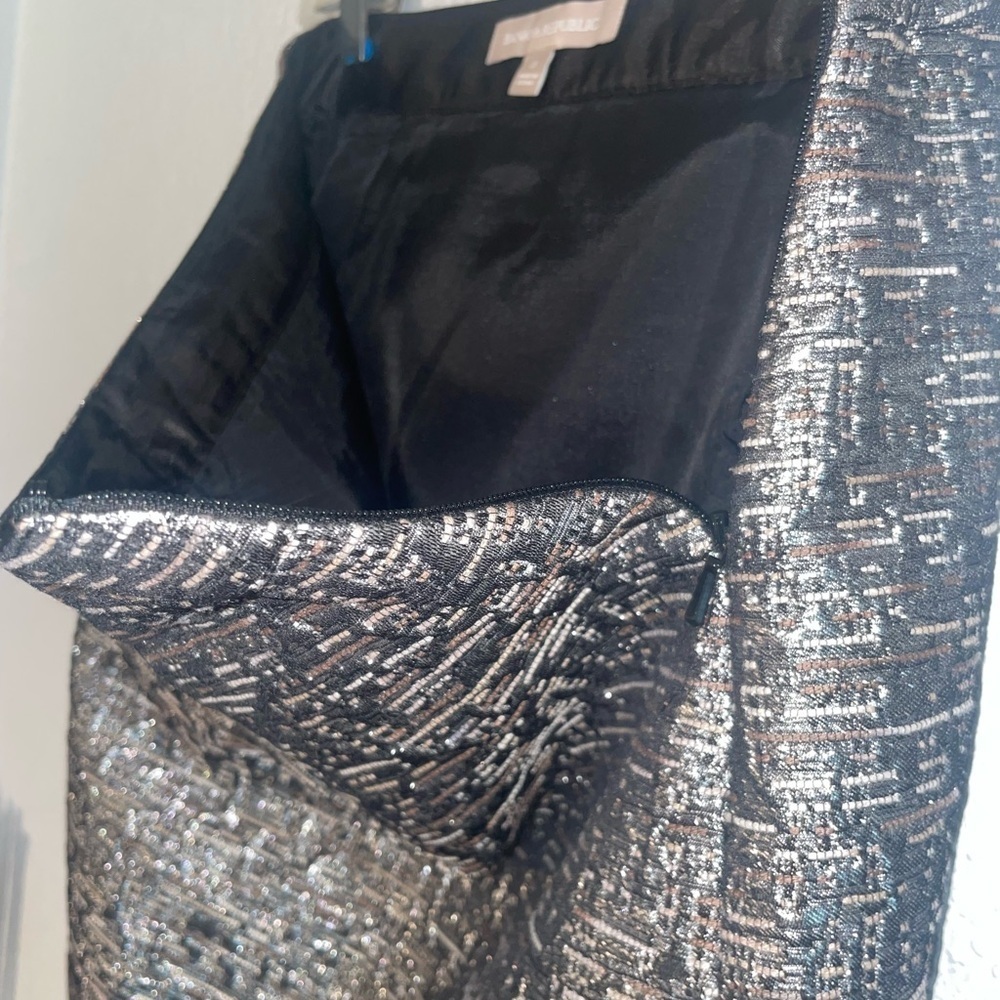 Banana Republic Metallic mini skirt size 0 - Picture 4 of 7